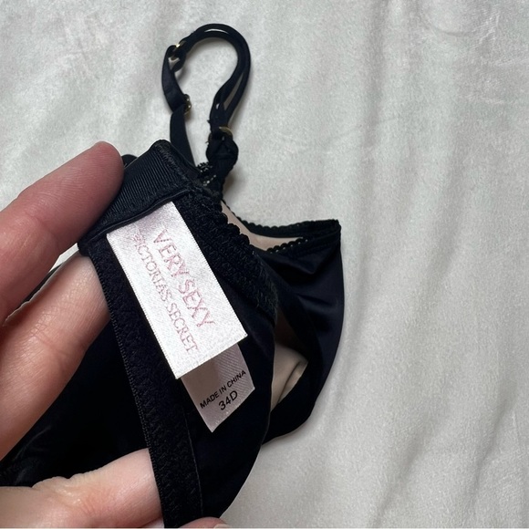 Victorias Secret Very Sexy Black Bra - Picture 5 of 7